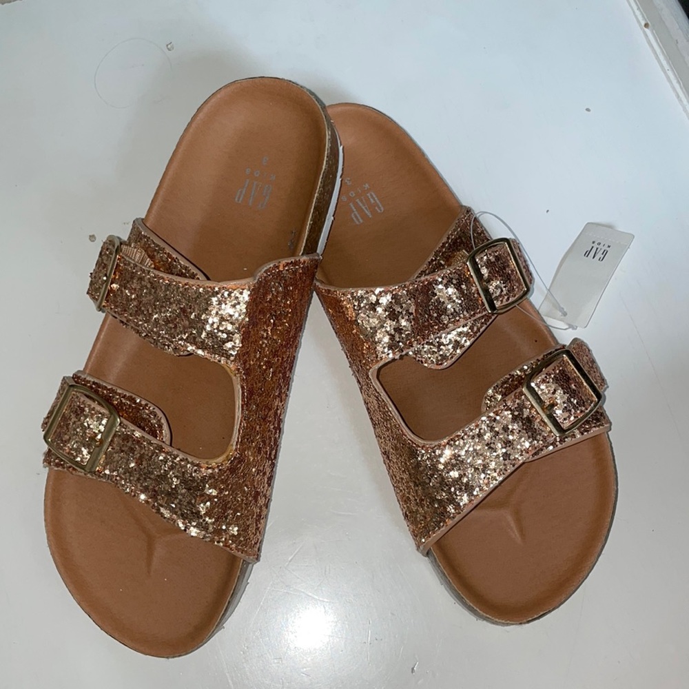 Gap kids brand new girls glitter gold slides.
